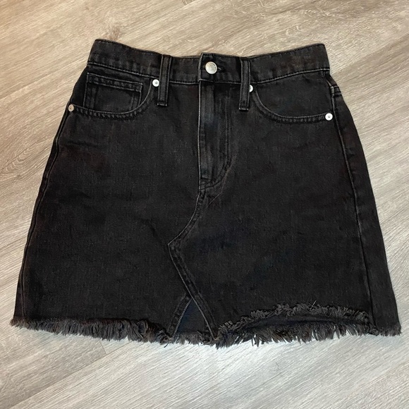 Madewell Rigid Denim A-Line Mini Skirt in Lunar Wash: Cutout Edition - Picture 5 of 8